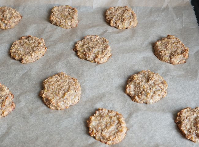 Bananen-Haferflockenkekse backen