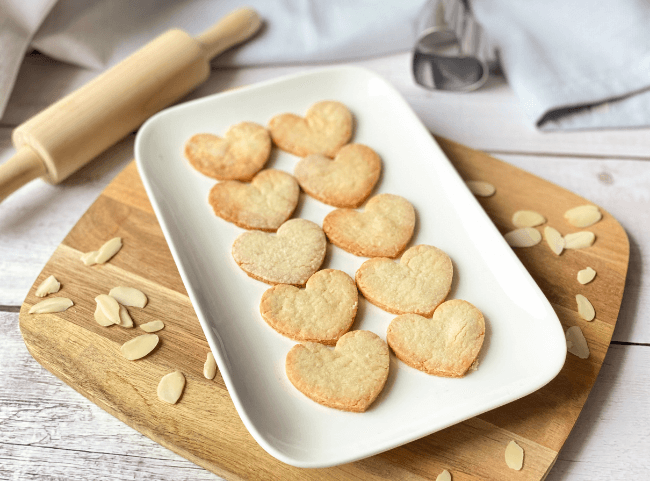 Zarte Kokos-Mandel-Plätzchen mit Reissirup