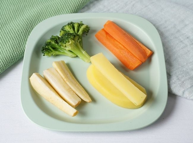 Gemüsesticks als Fingerfood für das Baby