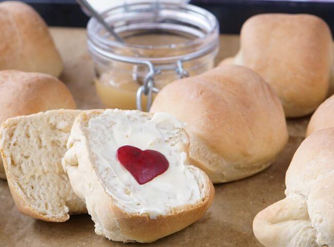 Apfelmusbrötchen backen für Kinder ohne Zucker und ohne Ei