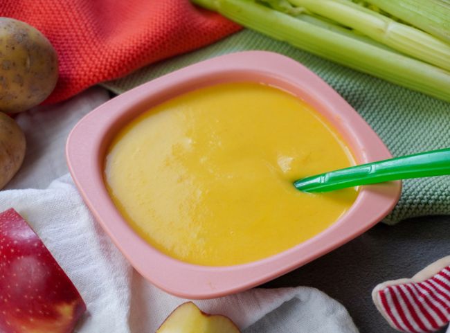 apfel-sellerie-babybrei-mit-haehnchenfleisch