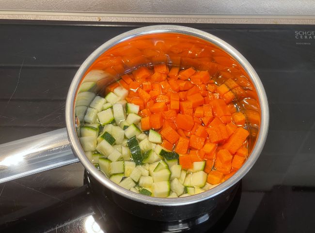 Couscous-Bällchen Möhre Zucchini