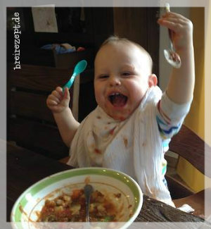 Baby essen lernen mit Löffel Baby essen lernen mit Löffel