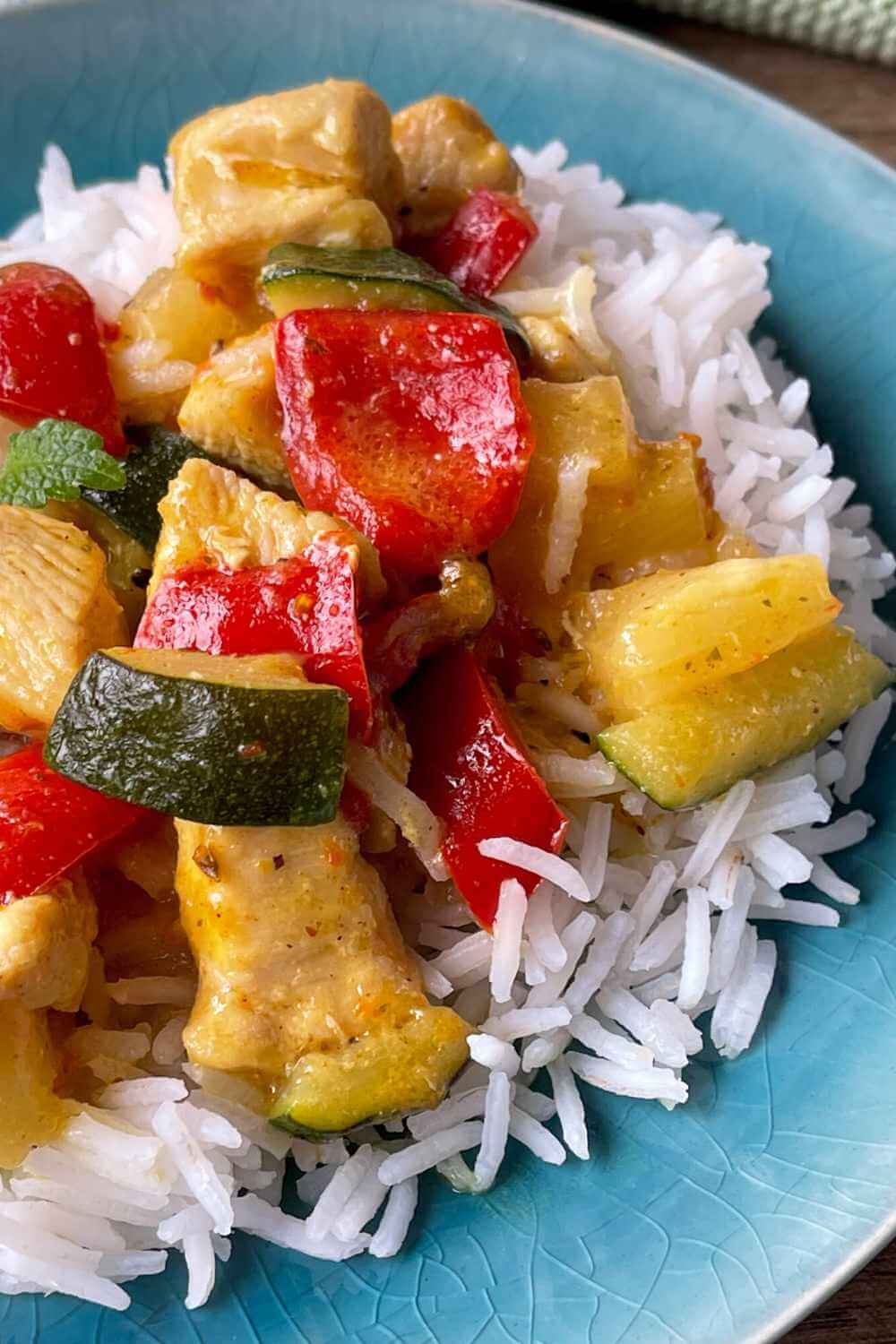 Hähnchencurry mit Reis und Ananas