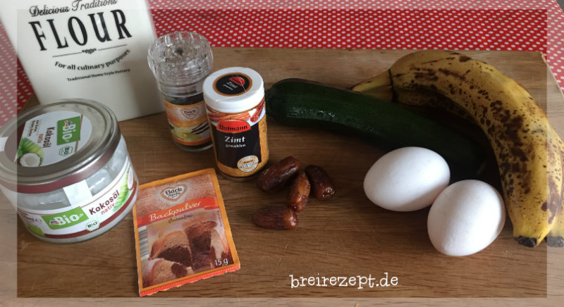 Muffins mit Zucchini und Banane backen