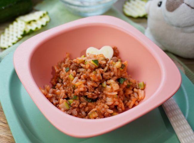 Zucchinipfanne mit Hackfleisch und Reis